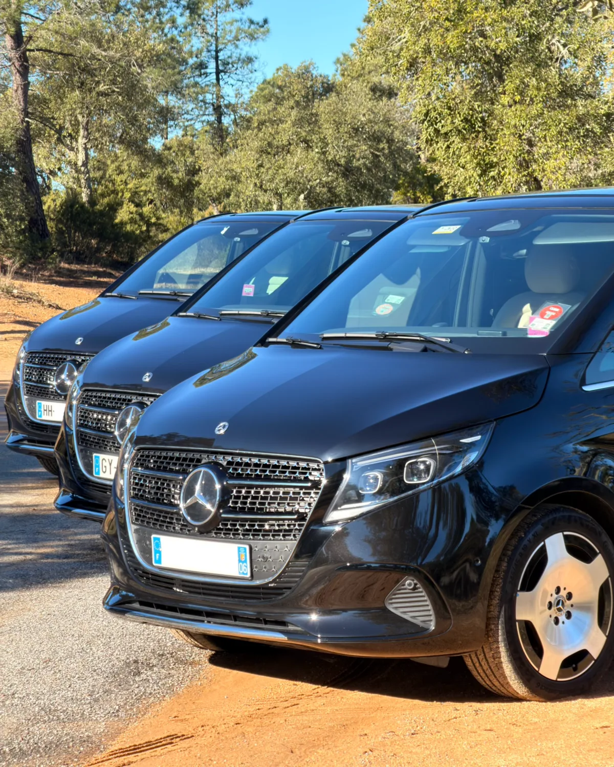 Flotte de vans Mercedes pour navettes congrès et conventions Côte d'Azur